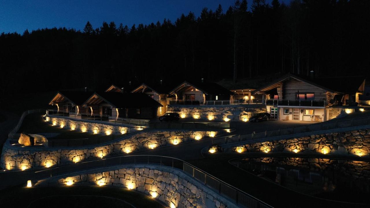 Blockhausen Luxus Chalets Oberschwarzenberg Exterior photo