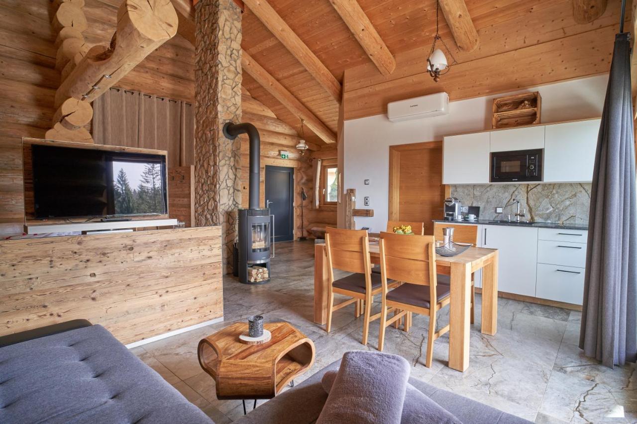 Blockhausen Luxus Chalets Oberschwarzenberg Exterior photo